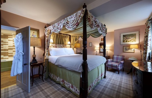 Pilsley Hotel | The Pilsley Inn