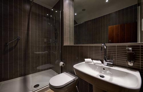 Pilsley Hotel | The Pilsley Inn