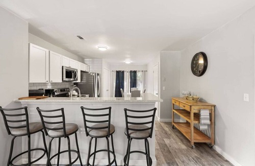 Ladson Apartamento | The Pine Grove Retreat