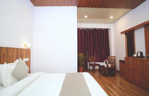 Kumarhatti Hotel | The Pine-hill Kasauli I Restaurant I Sky Deck I Manki point view I Couple friendly I Party Events
