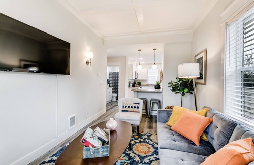 North End Casa | The Pine House: Unit A near 6th Ave, UPS, UW, and Point Ruston