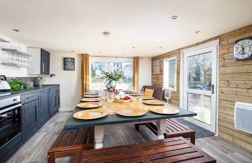 Wick Casa | The Pine Lodge with Hot Tub & Games Room