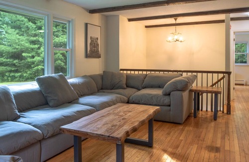 Jamaica Casa | The Pine Mountain Hideaway minutes to Stratton! 4BR / 2 Bth