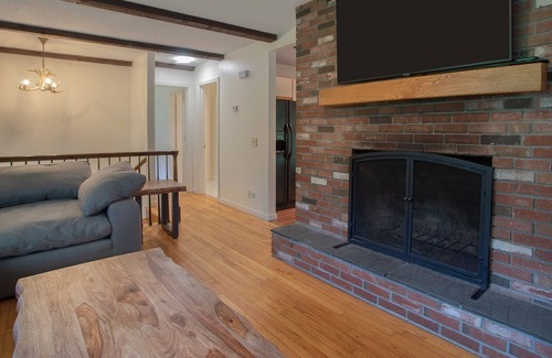 Jamaica Casa | The Pine Mountain Hideaway minutes to Stratton! 4BR / 2 Bth