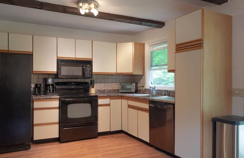 Jamaica Casa | The Pine Mountain Hideaway minutes to Stratton! 4BR / 2 Bth