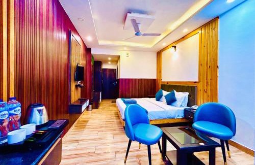 Mussoorie Hotel | The Pine Woods A Luxury Resort in Mussoorie Rooftop Restro