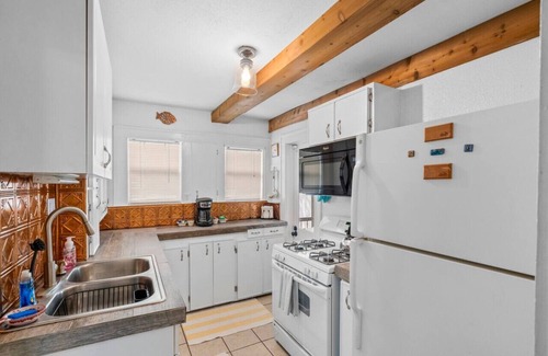 United Central Casa | The Pineapple Bungalow St Pete!