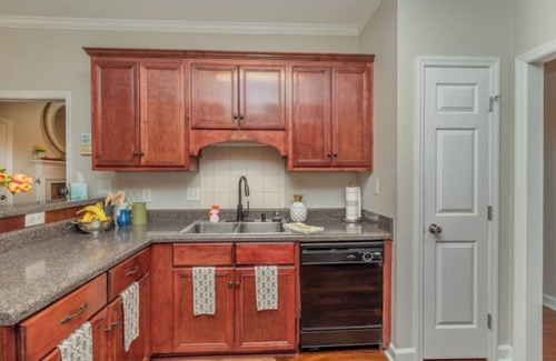 Aiken Casa | The Pineapple Pause - Close to everything Aiken!