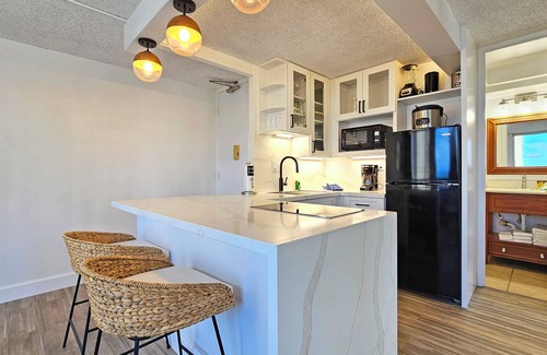 Honolulu Apartamento | The Pineapple Place, A gorgeous 9th floor Waikiki Apartment + Pool & Spa