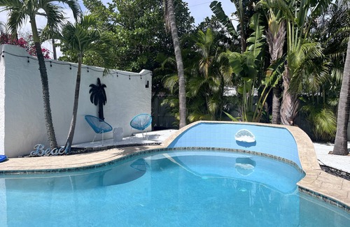 Old Northwood Casa | The Pineapple Villa: Chic 4BD Tropical Paradise cerca de las playas