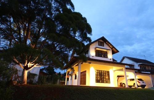 Bukit Baru Casa | The Pines Cottage