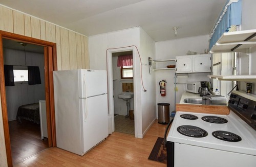Leeds and the Thousand Islands Complejo | The Pines Housekeeping Cottages - Gananoque - Cabaña 2