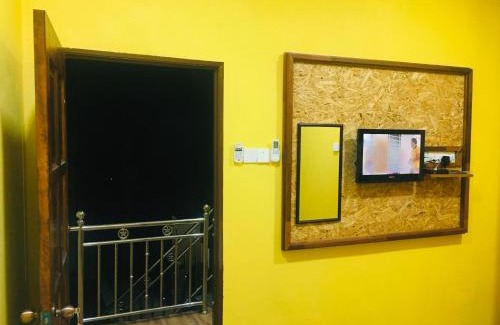 Kampung Semut Api Casa | The Pines Small Studio