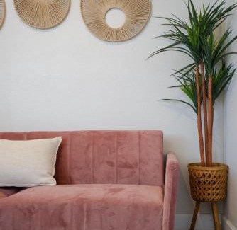 Indio Casa | The Pink Cactus - Desert Retreat - Luxe Pool, Golf & Game Room