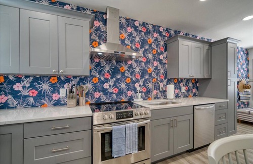 Downtown Dunedin Casa | The Pink Highland House | Downtown Dunedin