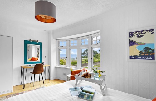 Stoke Fleming Casa | THE PINK HOUSE, pet friendly, with open fire in Stoke Fleming