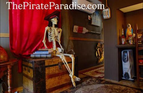 Clear Lake Shores Hotel | The Pirate Paradise