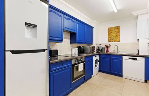 Mapesbury Apartamento | The Place: 2-Bedroom Getaway