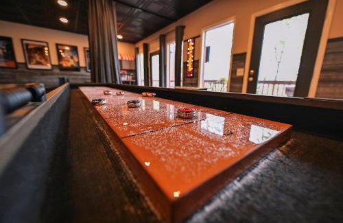 Pigeon Forge Chalet De Esquí | The Playful Bear