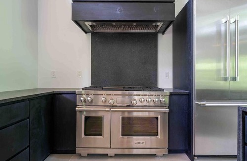Ellijay Casa | The Playground- NEW modern luxury home on creek!