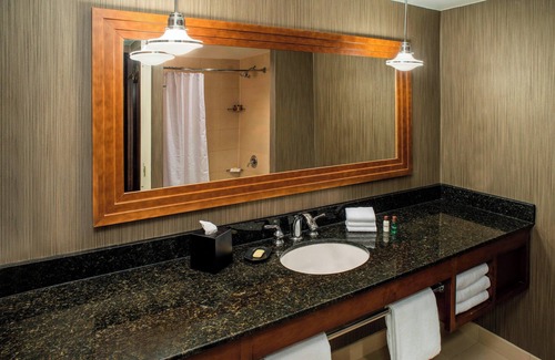 Uptown District Hotel | The Plaza Hotel Columbus at Capital Square