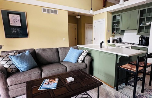 Chautauqua Apartamento | The Plum Bush Apartment: WNY Countryside- Wineries, Winter Cozy, Quiet Retreat