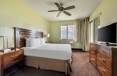 Poipu Complejo | The Point at Poipu - 2 BEDROOM OCEANFRONT 1 KING 2 TWINS OR 1 QUEEN SUITE