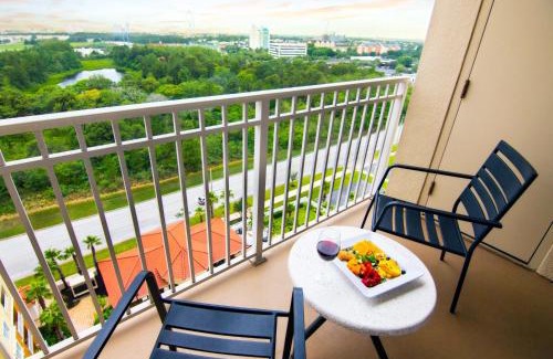 Florida Center Hotel | The Point Hotel & Suites Universal