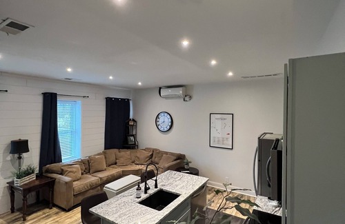 Clifton Apartamento | The Point is a spacious and completely renovated one bedroom apartment.