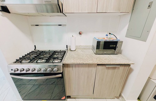 Calidonia Apartamento | The Point – Stylish 2-BR w/Pool, Gym , Private Balcony & Free Parking