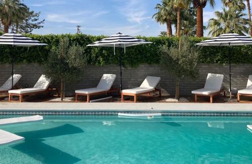 Tahquitz River Estates Casa | The Pom Pom House