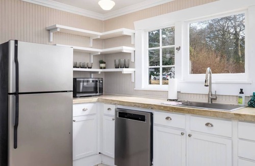 Crestline Heights Casa | The Pond Pad - Crestwood/Backyard/Pets/Games/WiFi