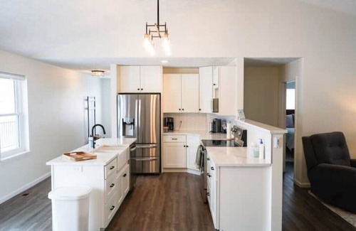 Cynthiana Casa | The Pond View House - quiet country getaway w/ hot tub