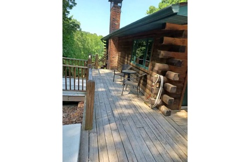 Cadiz Casa | The Ponderosa - 2 Story, 3 bedroom, 2 bath & den