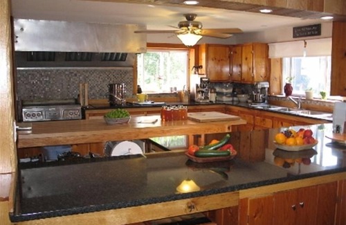 Danese Cabina | La Ponderosa Lodge Farm. Enorme 10,000 Sq. Pie. Capacidad 32.