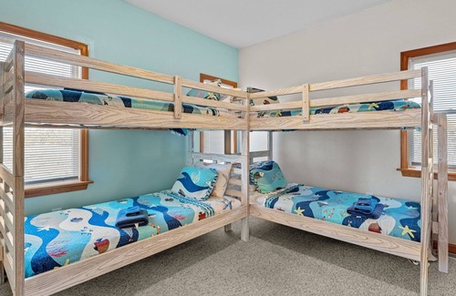 Corolla Casa | The Pony Tale, 4x4 Beach House with Ocean Views. Dog friendly.