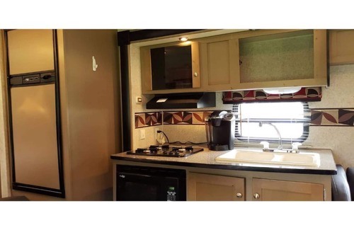 Porter Casa | The "Pool Barn Camper" w/Hot Tub near Indiana Dunes