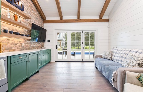 Georgetown Casa | The Pool House at Fr. Sorin's w/ Paddle Tennis