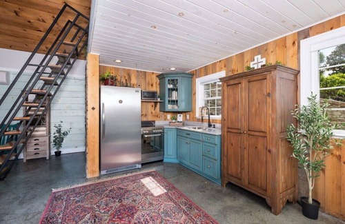 Swoope Casa | The Pool House-Casa-Baño Privado