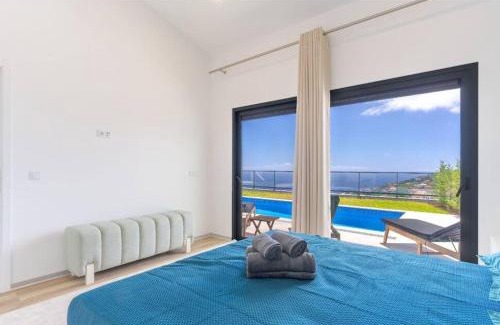 Canhas Casa | The pool house in Ponta de Sol