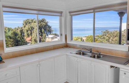Tura Beach Cabina | The Pool House in Tura
