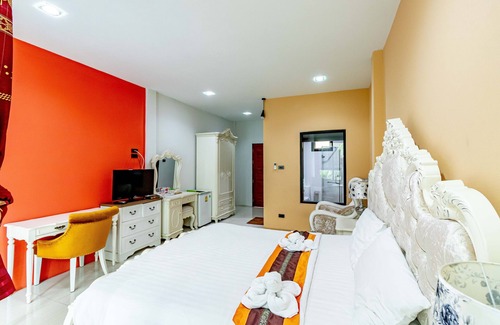 Ramkhamhaeng Hotel | The Pool Resort