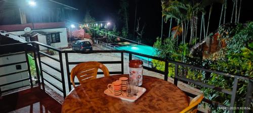 Madikeri Cama Y Desayuno | The Pool Villa Coorg