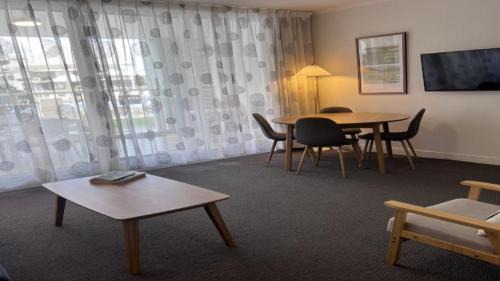 Ettalong Beach Casa | The Pooldeck - Ettalong Mantra,stroll To Beach - Shops