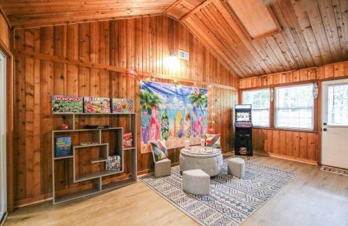 Pooler Apartamento | The Pooler Playhouse Game Room and 6 Bedrooms