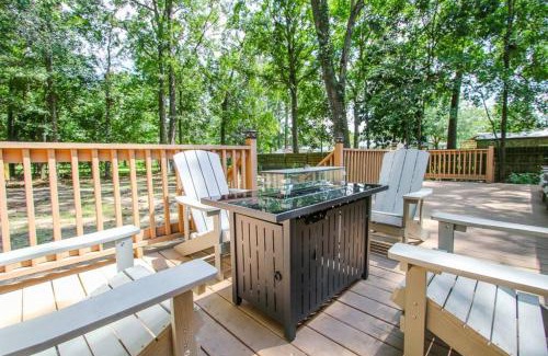 Pooler Apartamento | The Pooler Playhouse Game Room and 6 Bedrooms