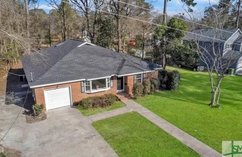Pooler Apartamento | The Pooler Playhouse Game Room and 6 Bedrooms