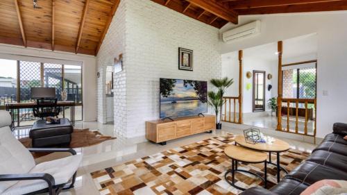 Banksia Beach Casa | The Poolside Escape