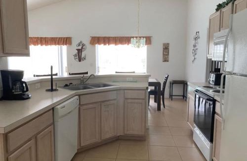 Haines City Casa | The Poolview Villa at Southern Dunes