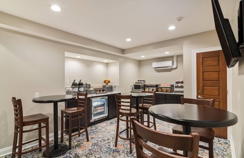 Port St. Joe Hotel | The Port Inn and Cottages, Ascend Hotel Collection